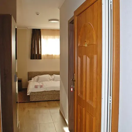 M36 Panzio Es Apartman Отель типа 