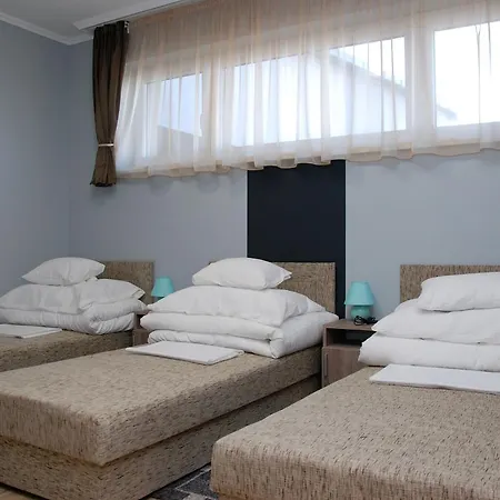 לינה וארוחת בוקר M36 Panzio Es Apartman Nyíregyháza