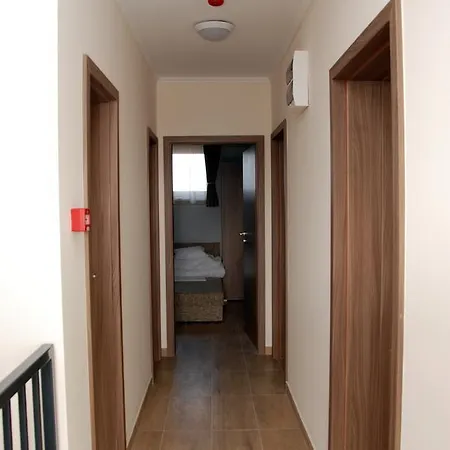 M36 Panzio Es Apartman Отель типа 