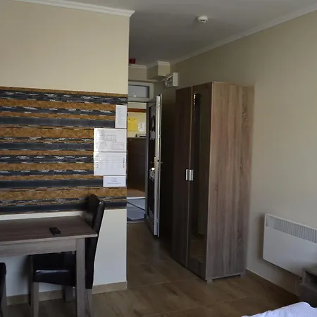 לינה וארוחת בוקר M36 Panzio Es Apartman Nyíregyháza