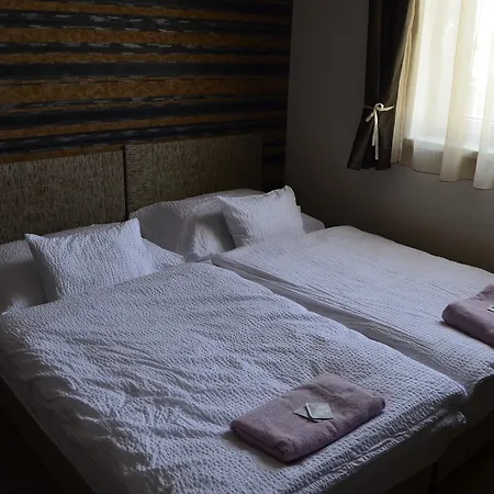 M36 Panzio Es Apartman Отель типа 